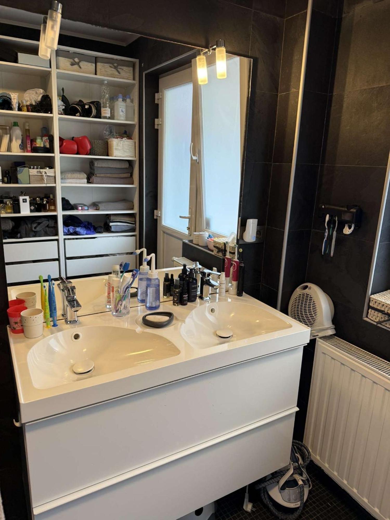 Appartement Spacieux Et Confortable - 2 Chambres - 4P - Garage 브뤼셀 외부 사진