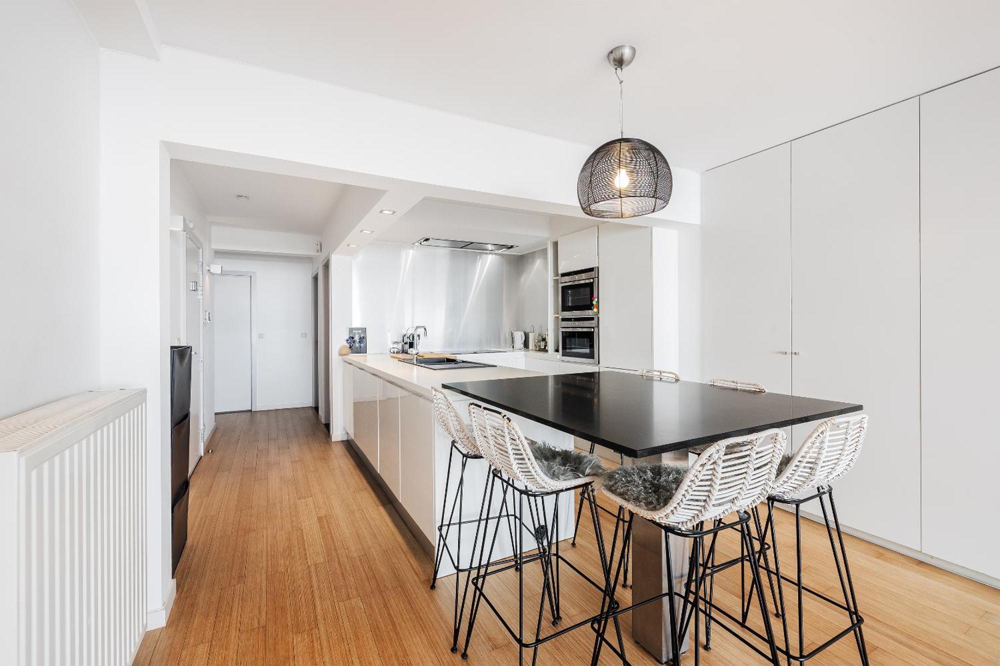 Appartement Spacieux Et Confortable - 2 Chambres - 4P - Garage 브뤼셀 외부 사진